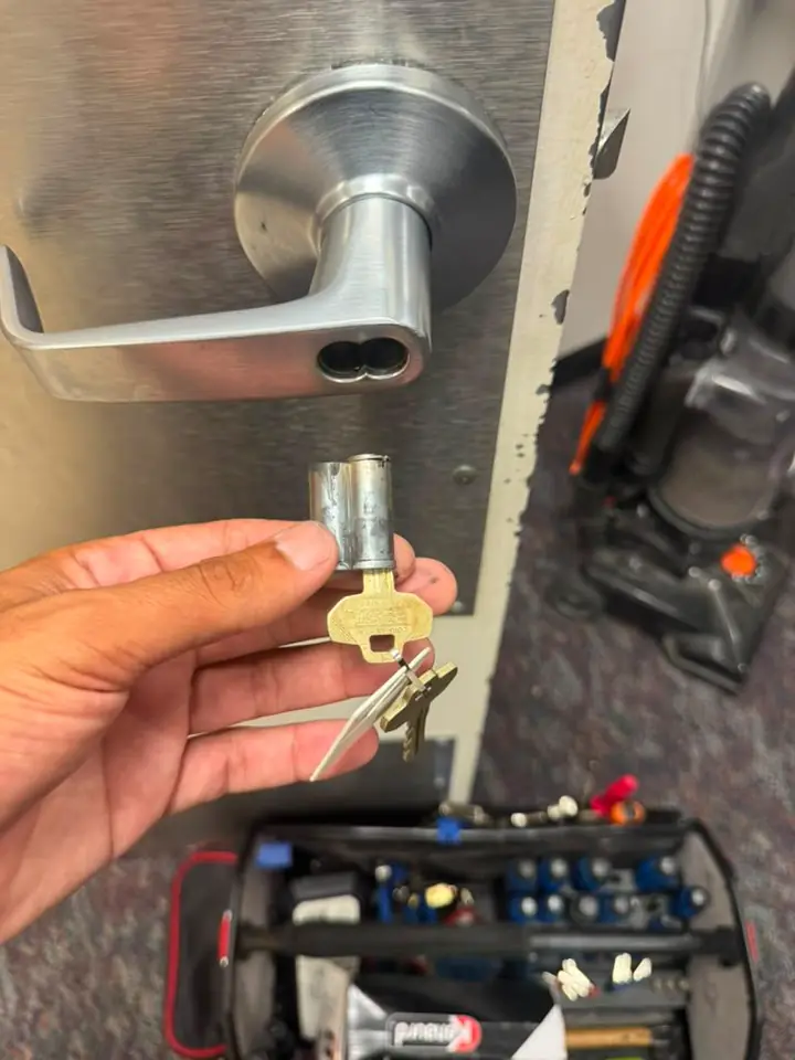 Commercial lever lock rekey office — Kwikey Locksmith work in Delaware